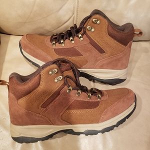 NEW Rockport LEATHER Suede Boots Mens Hiking/Walking Size 9